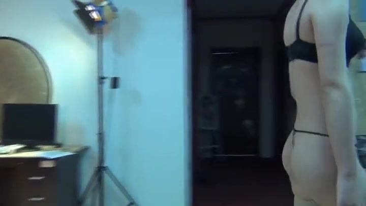 美女主播小丽丁字裤室内遭遇快递劫持绳索捆绑 Preview 3