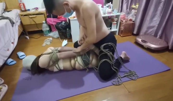我的媳妇 第53弹、刚绑好驷马匆匆的出门了把媳妇丢家了一个人任由其挣扎（妥妥的驷马放置）300 Preview 3