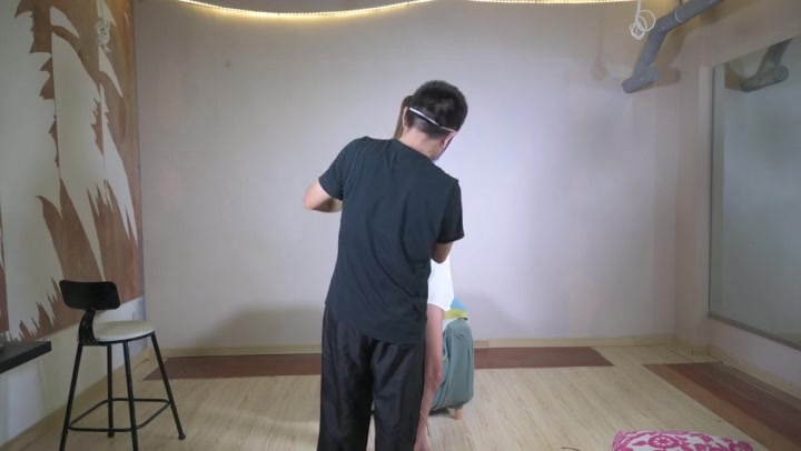 撒琅制造 长腿模特小C沙发分腿缚 Preview 2