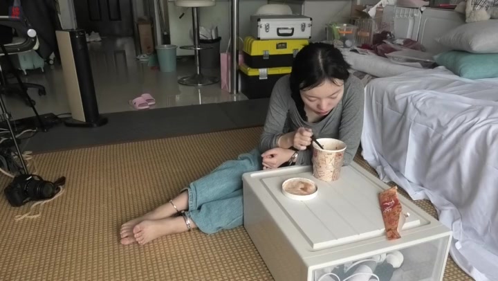 绳之韵 新晋乖奴小软镣铐游戏（开场篇）带着手铐、脚镣用餐、做家务，尝试自行解拷 Preview 2
