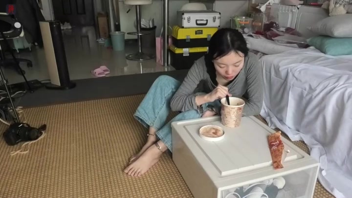 绳之韵 新晋乖奴小软镣铐游戏（开场篇）带着手铐、脚镣用餐、做家务，尝试自行解拷 Preview 3