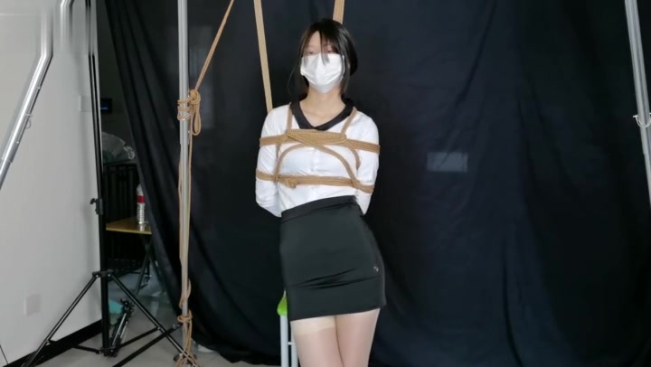 心悦艺束 00后性感肉丝高跟ol单脚放置 Preview 4