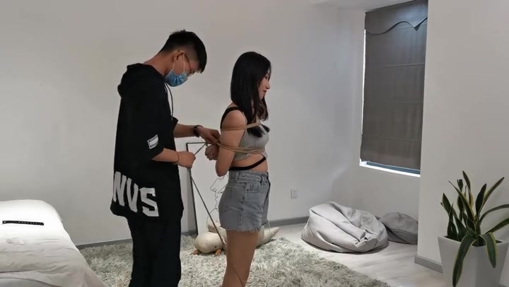 奥特曼 最近很忙，瞎芝麻拍之阿狸和绒绒双人驷马 Preview 1