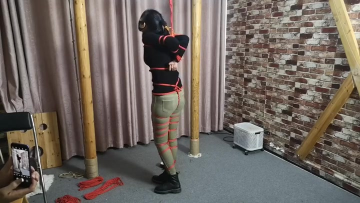束缘阁 长腿珍珍 木杠固定 难受的姿势 Preview 3