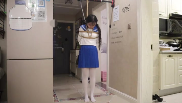 夜未央 软萌小萝莉婉婉之初调教（ 上集）JK制服 白丝 强制贞操锁 狗笼囚禁 固定强高 单腿吊 日式紧缚 玫瑰花口球 大力鞭打 Preview 1