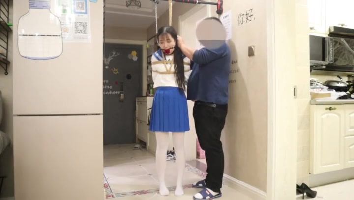 夜未央 软萌小萝莉婉婉之初调教（ 上集）JK制服 白丝 强制贞操锁 狗笼囚禁 固定强高 单腿吊 日式紧缚 玫瑰花口球 大力鞭打 Preview 2