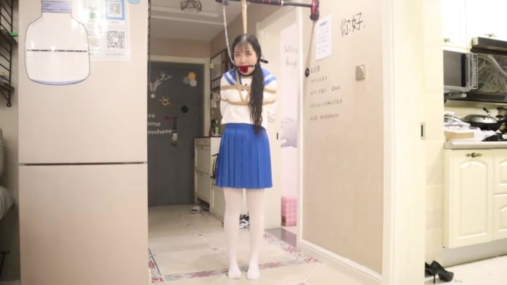 夜未央 软萌小萝莉婉婉之初调教（ 上集）JK制服 白丝 强制贞操锁 狗笼囚禁 固定强高 单腿吊 日式紧缚 玫瑰花口球 大力鞭打 Preview 3