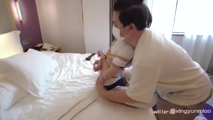 鹿角与猫爪 白丝爪爪桃缚开口器木夹责，鼻勾木夹颜面破坏，紧缚禁锢【伪娘】 Preview 2