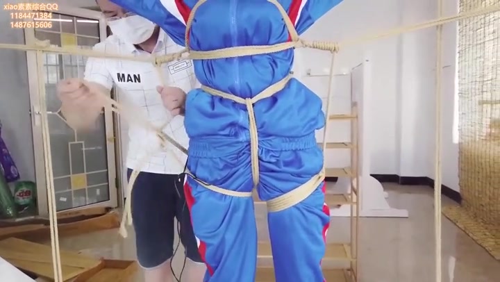 xiao素素 校服运动鞋白色棉袜 被大叔TJ系列（ 第四集） Preview 2