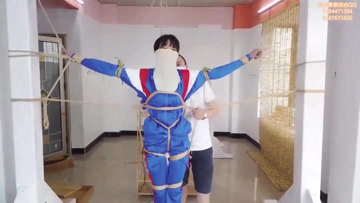 xiao素素 校服运动鞋白色棉袜 被大叔TJ系列（ 第四集） Preview 4