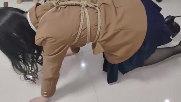 绳之韵 可儿黑丝JK少女犬属性训练课之最美搬运工（上集） Preview 1