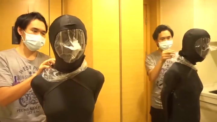 小萌同学 zentai+龟甲缚的艺术体验，皮革头套束缚+黑色保鲜膜包裹挠脚！ Preview 3