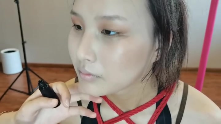 做绳模，化妆也要绑起来 Preview 1