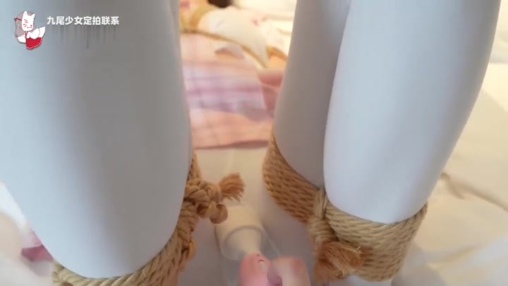 九尾少女 小M独自在酒店中自娱自乐，睡眠中惨遭全身捆绑，玩具强制TJ，放置在凳子上用胶带玩zhixi Preview 3