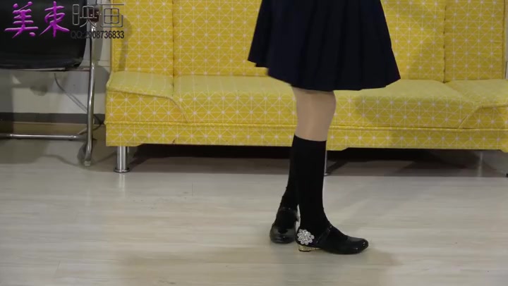 美束映画 封嘴劫（番外完整版）封嘴后的热舞白丝蒙眼，胶带封嘴，丝足踩地面舞蹈 Preview 2