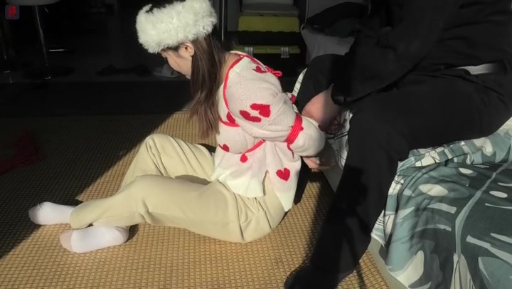 绳之韵 少女和红绳的游戏“抱病”玩绳的小九妹，、毛衣红绳捆绑，白袜美脚 Preview 4