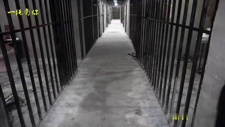 一绳有你 深入匪窝 欧式木驴老虎凳电刑脚镣五花大绑刑场 Preview 1