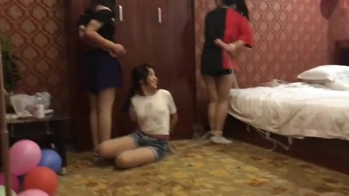 奥特曼也很酷 三个妹子的捆绑自救游戏 第三章 Preview 4