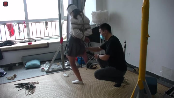 绳之韵 美脚女孩小诺报道第一拍（第二集）蒙眼封嘴片足吊，花样百出虐小脚 Preview 3