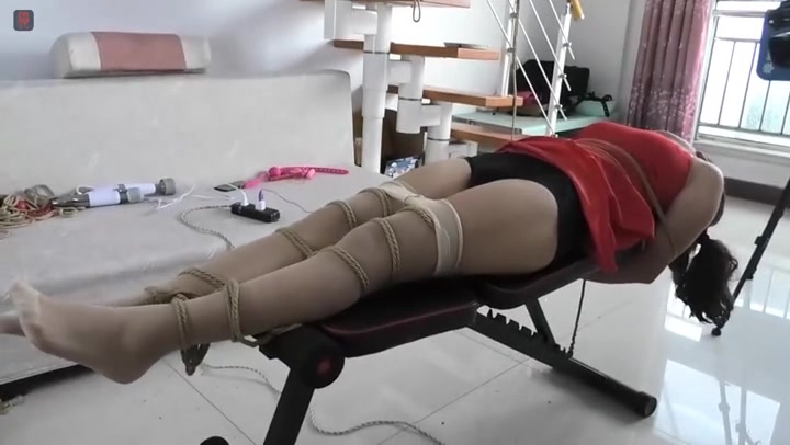 绳之韵_村里有个姑娘叫小芳- 红色细高、肉丝、超短小红裙 直挺挺绑个结实 Preview 4