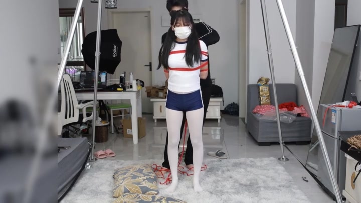 小萝莉的M字捆绑调教 Preview 2