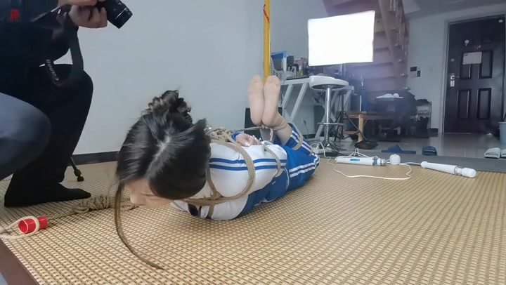 绳之韵 羽灵校服眼镜小学妹（下集）极限后高手、、长腿蛇缚，驷马，口球、TK Preview 2