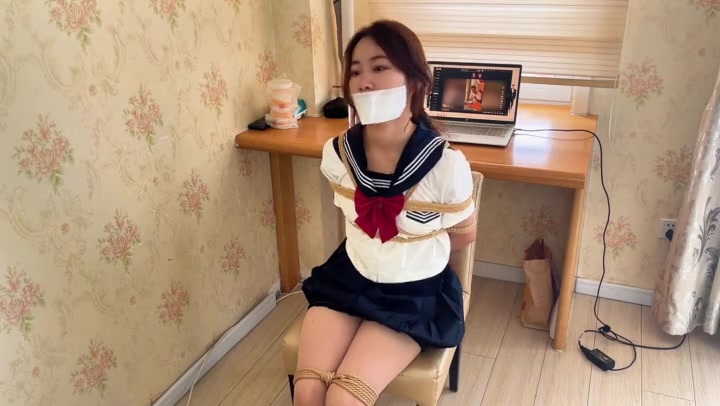 默示录 许久未见的小曹，第一次来体验被捆绑的感觉，虽然有些呆呆的，但是也很享受 Preview 1