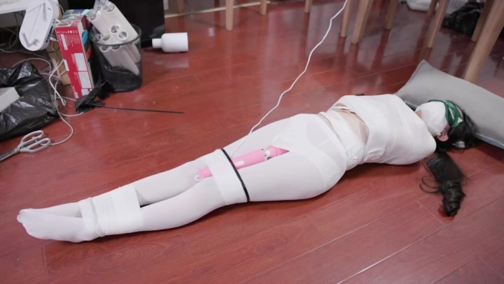 日记少女 绷带木乃伊01 第一次尝试一半绷带捆绑 放置 强高电击小奶瓶 Preview 2