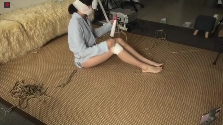 绳之韵 瑾瑜小绳奴的自我训练课（上-下合并版） 黑丝自缚自虐、自拷，越来越上道了 Preview 3