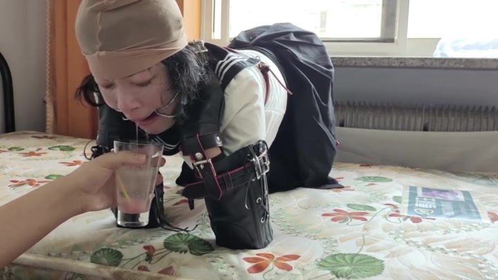 玩奴原创 人形犬口水分泌机的使用方法，棒棒糖入喉核酸检测，大量口水流不停，口环鼻钩 Preview 4