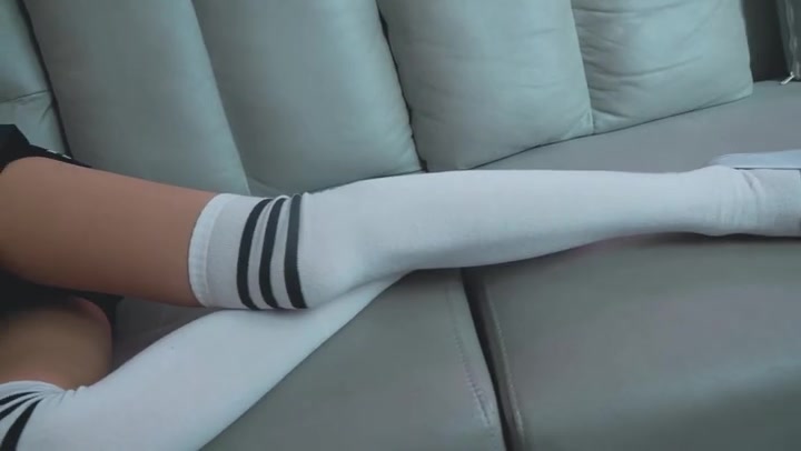 维黎美束 不一样的风格！超瘦超清纯的00后氧气美少女，清新养眼 Preview 1