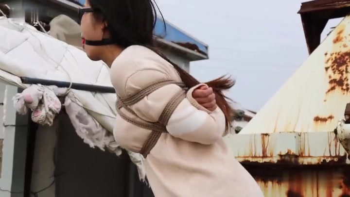 半岛束艺 不要向陌生人求助 佐伊 Preview 1
