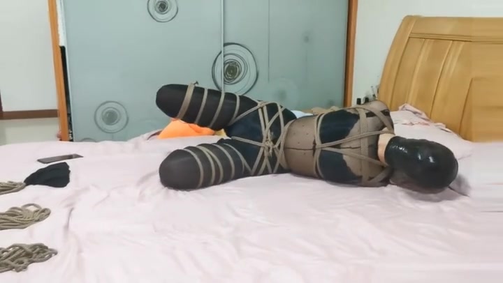 连身黑丝 Preview 4