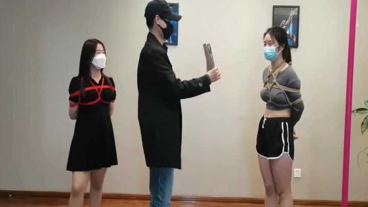 一绳所爱 宋思琪和仙仙两个女孩捆绑玩游戏不亦乐乎 Preview 3