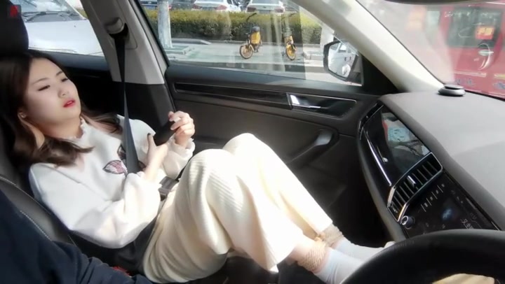 绳之韵 可爱小九妹，白袜马丁靴户外游戏（下集）绑着小九散散步，顺道去送她上课 Preview 3