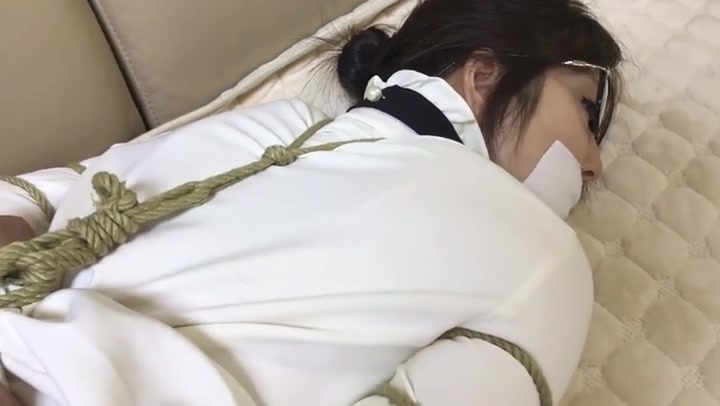 惩罚女秘书 Preview 3