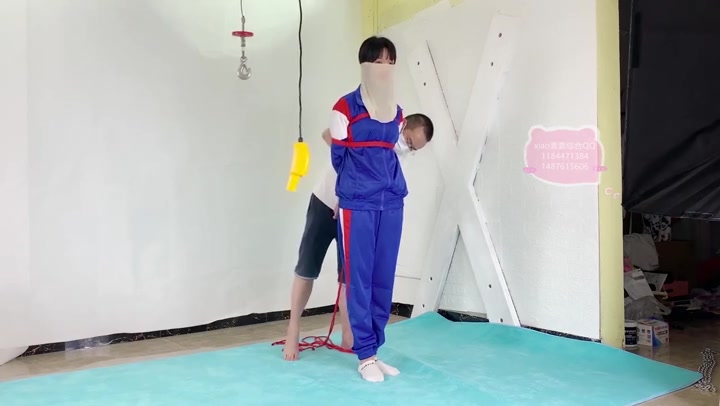 xiao素素 校服运动鞋白色棉袜 被大叔TJ系列（第五集） Preview 2