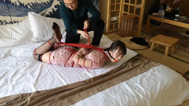 随心原创 杨阳 粉色旗袍 五花 驷马 红色硅胶口球塞紧 衣服太小了 身材不能完美体现 Preview 4