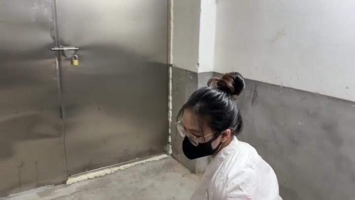 zhangyang 迷之白丝 学生装，光脚行走，手脚被绑，光脚跳，脱裙子，露出内裤 Preview 2