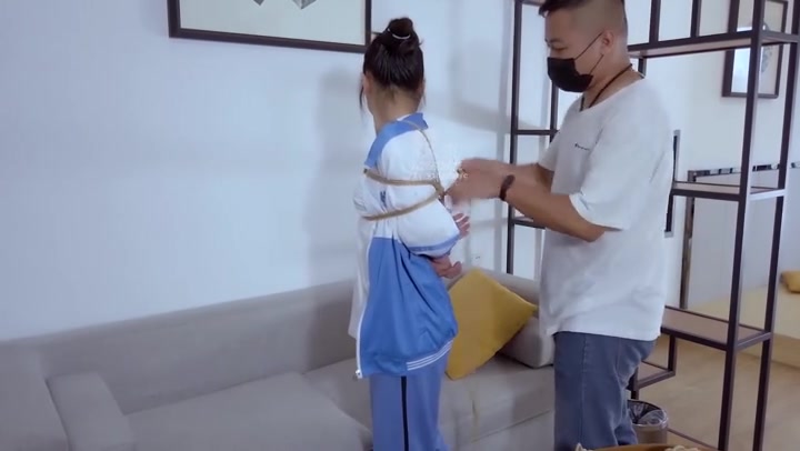 樱束原创 悠悠初体验（上）首次试镜，超敏感身体，对各种道具充满好奇 Preview 2
