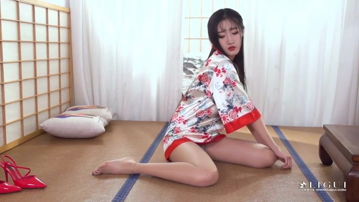 丽柜美束_闲清自缚 王欣竹 情趣服 丝袜捆绑 Preview 1