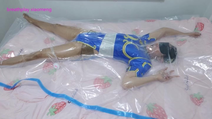 小萌同学 小御學姐化身春麗被真空袋壓縮 Preview 4