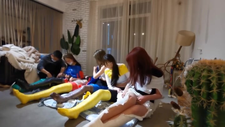 奥特曼 定拍6人胶带全包封嘴，梦怡、凌玲等多位美女同时出镜！ Preview 4