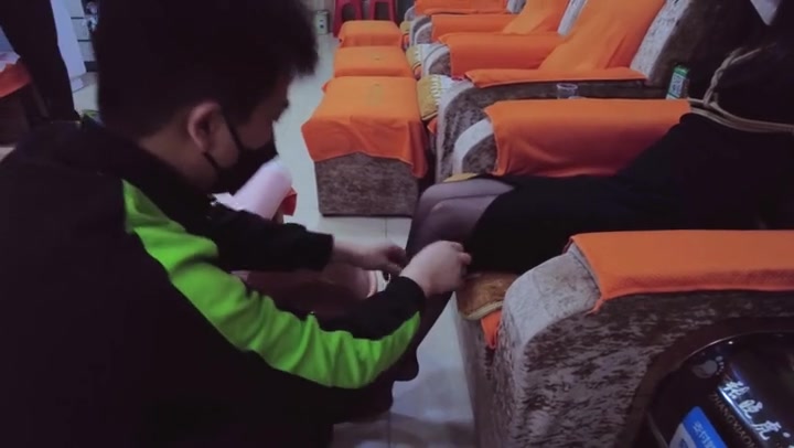 晓鹿绳艺 我不尴尬尴尬的就是别人 被带上遥控玩具接受小哥哥的服务，被玩具各种刺 Preview 1