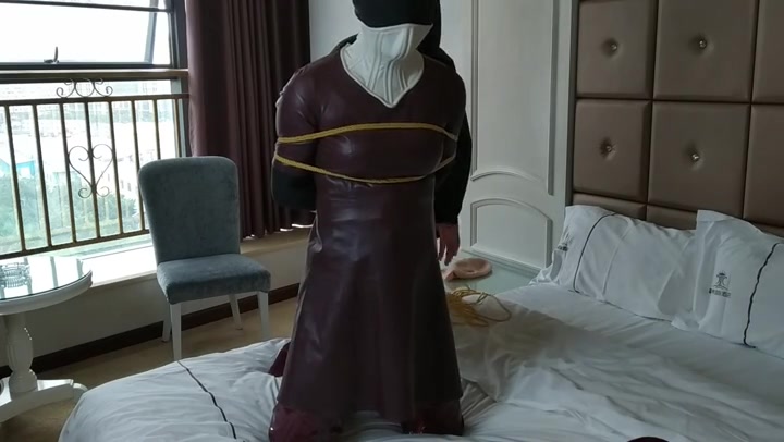 [网友原创] 曼陀罗工作室_伪娘小M体验长靴捆绑 Preview 2