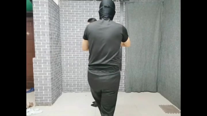 女同好体验吊缚+柔柔奴皮衣高跟直臂吊缚 Preview 1