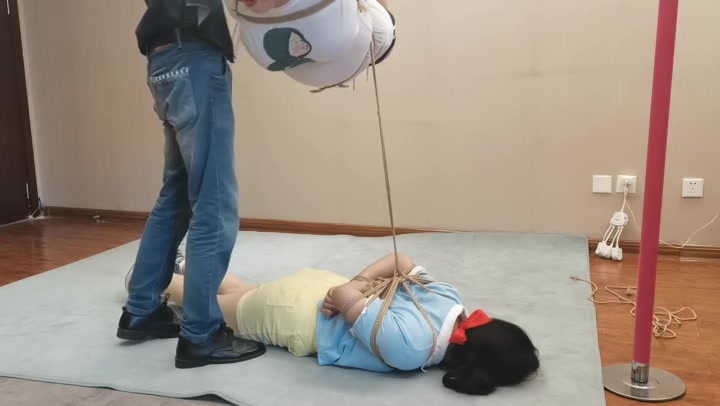 到闺蜜家做客遭绑 Preview 4